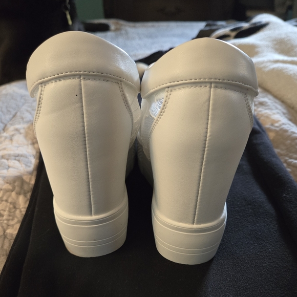ASN NWT Women's White Platform White Shoes Sz 6 - Picture 9 of 10